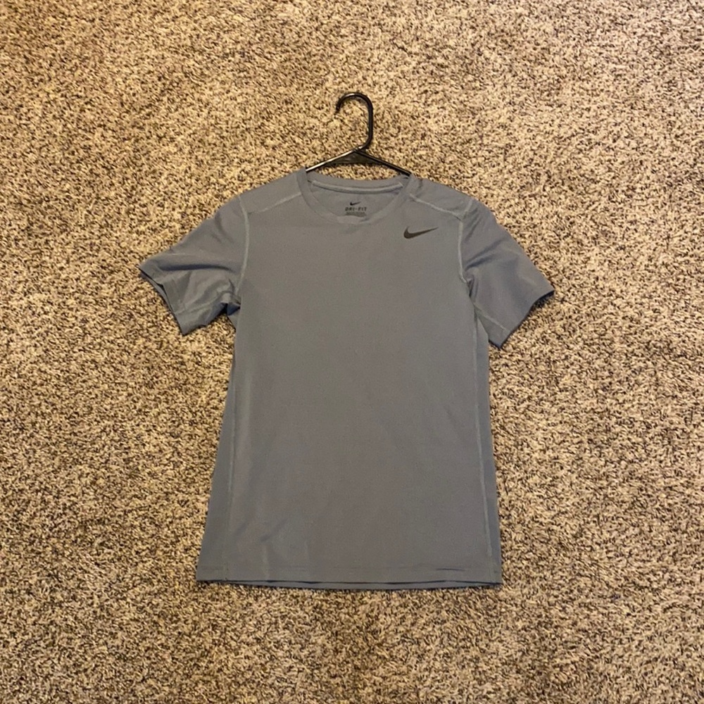 Gray Nike dri fit shirt sleeve
